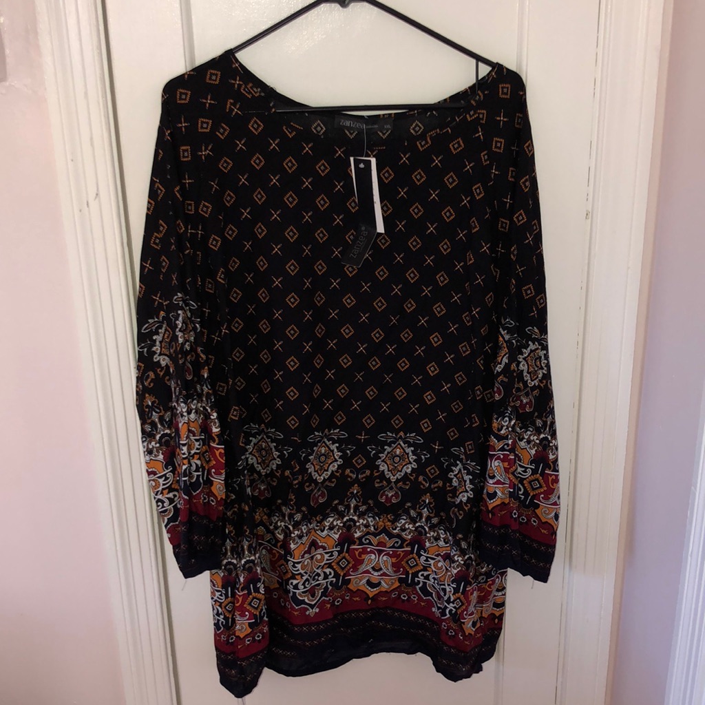Women’s Blouse Shirt; Longsleeve And Flowy